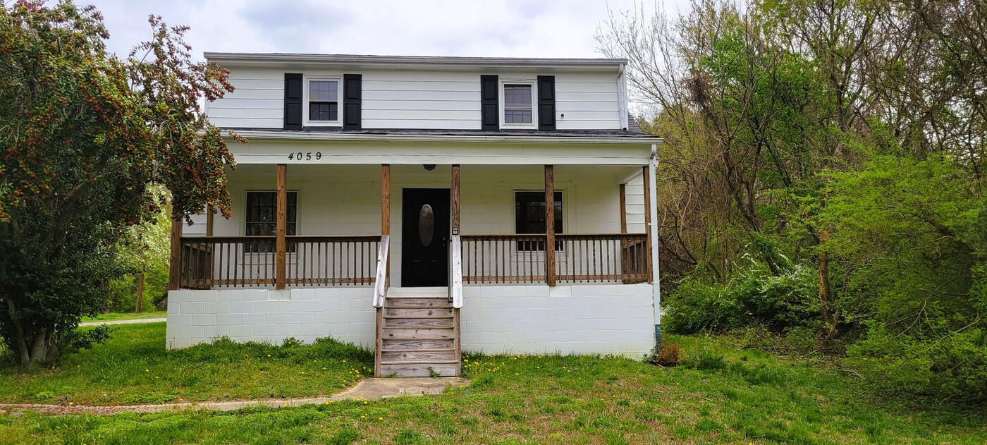 4059 Oakleys Ln in Richmond, VA - Building Photo