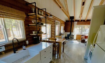 1768 Mandan St in South Lake Tahoe, CA - Foto de edificio - Building Photo