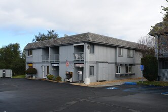 27707 Mountain Meadow Rd in Escondido, CA - Building Photo - Building Photo