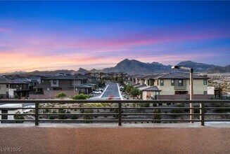 660 Clowder Spring Way in Las Vegas, NV - Building Photo - Building Photo