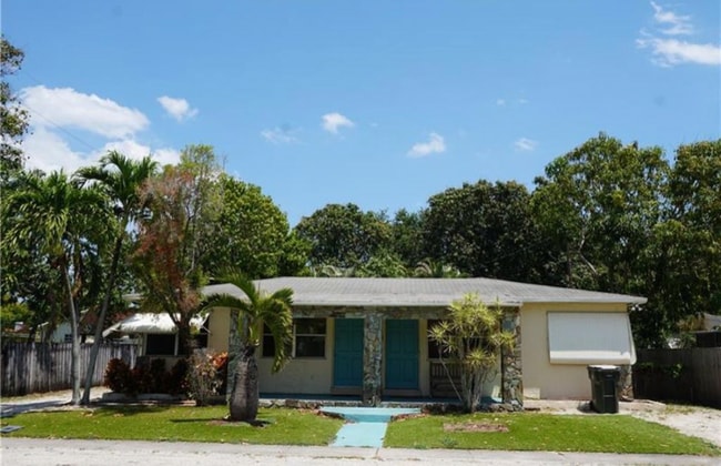 415 SW 2nd Ave in Dania Beach, FL - Building Photo - Building Photo