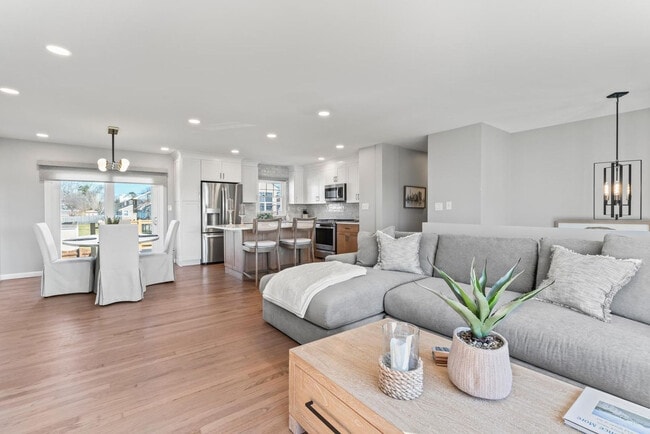 445 S Riverside Dr in Neptune City, NJ - Foto de edificio - Building Photo