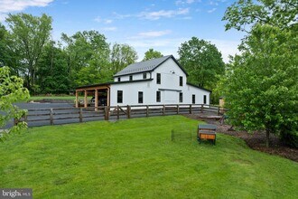 2406 Upper Ridge Rd in Perkiomenville, PA - Building Photo - Building Photo