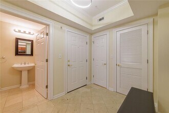 3275 Lenox Rd NE in Atlanta, GA - Building Photo - Building Photo