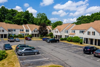 Briar Knoll in Vernon, CT - Foto de edificio - Building Photo