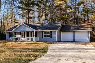 843 Tall Deer Dr in Fairburn, GA - Foto de edificio - Building Photo