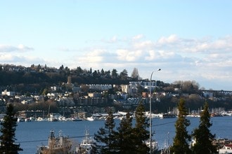 Lakeview Apartments in Seattle, WA - Building Photo - Building Photo