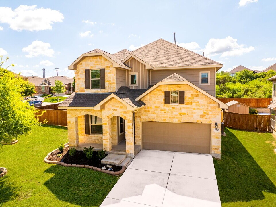 2502 Golden Rain in San Antonio, TX - Building Photo