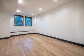 28 N Throop St in Chicago, IL - Foto de edificio - Building Photo