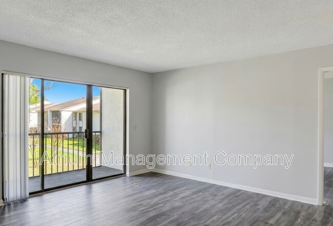 8203 Sun Spring Cir in Orlando, FL - Building Photo - Building Photo