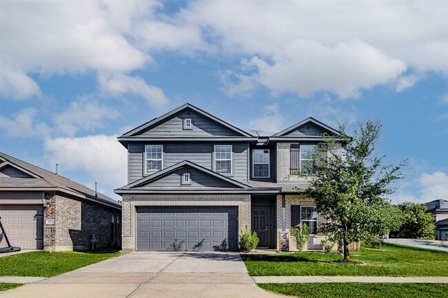 property at 7431 Foxwaithe Ln