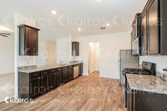 938 Shady Brk in New Braunfels, TX - Building Photo - Building Photo