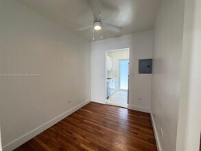 1606 Meridian Ave in Miami Beach, FL - Building Photo - Building Photo
