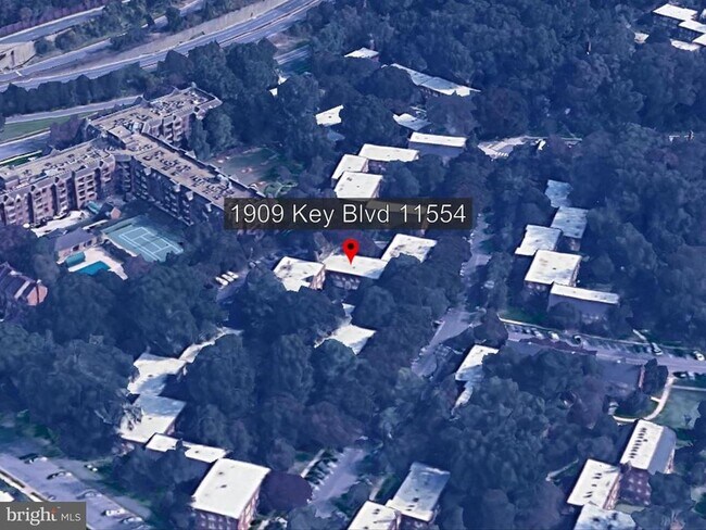 1909 Key Blvd-Unit -11554 in Arlington, VA - Building Photo - Building Photo