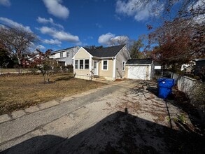 10 Green Twig Dr in Toms River, NJ - Building Photo - Building Photo