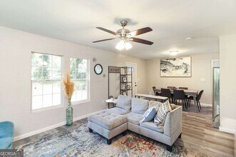 2179 Worthem Ave SW, Unit A in Atlanta, GA - Building Photo - Building Photo