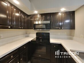 7727 Mystic Point Ct W in Jacksonville, FL - Building Photo - Building Photo