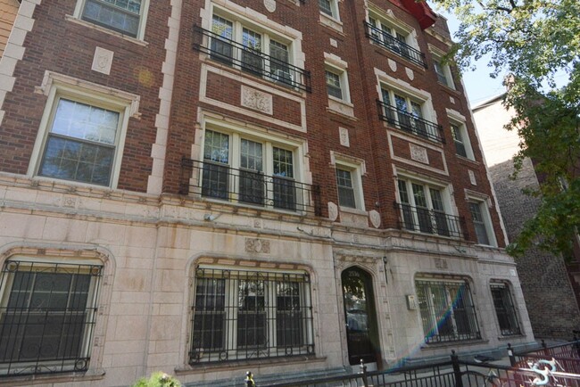 property at 2536 N Sawyer Ave