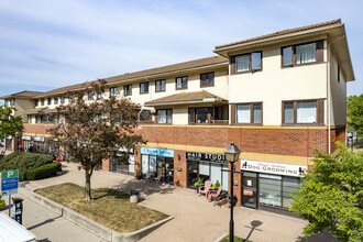 2411-2427 Marine Dr in Oakville, ON - Building Photo - Building Photo