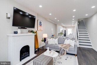 442 N Linwood Ave in Baltimore, MD - Building Photo - Building Photo
