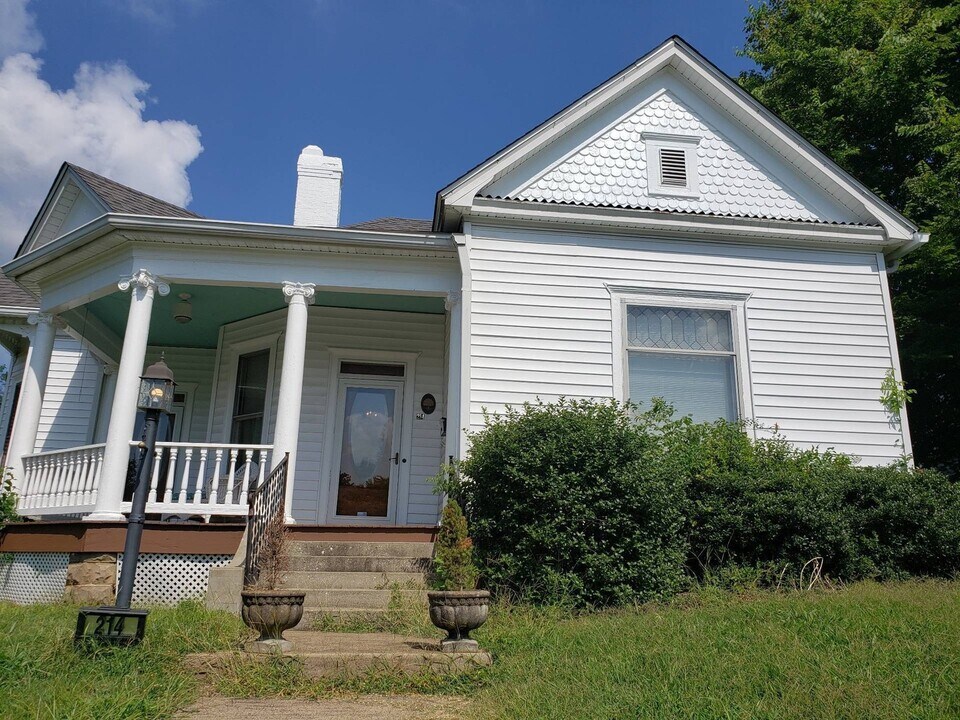 214 North Main Street in Elizabethtown, KY - Building Photo