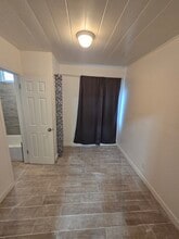 24 E 56th St, Unit 24 E 56th St in Long Beach, CA - Foto de edificio - Building Photo