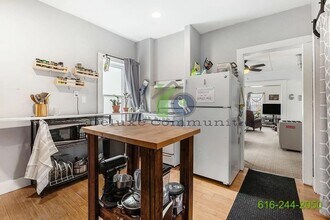 344 Diamond Ave SE in Grand Rapids, MI - Building Photo - Building Photo
