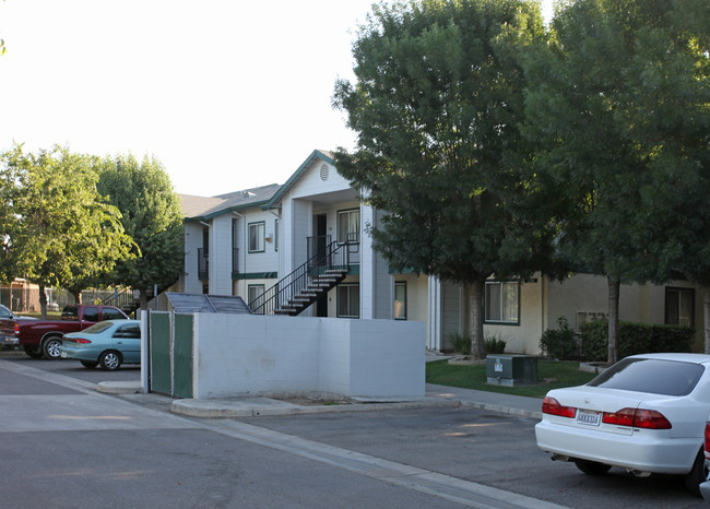 Sequoia View Apartments in Orosi, CA - Foto de edificio - Building Photo