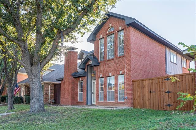 1738 Creekbend Dr in Lewisville, TX - Foto de edificio - Building Photo