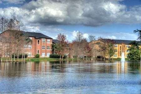5737 Gatlin Ave in Orlando, FL - Foto de edificio - Building Photo