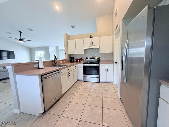 property at 1005 SW 18th Ave