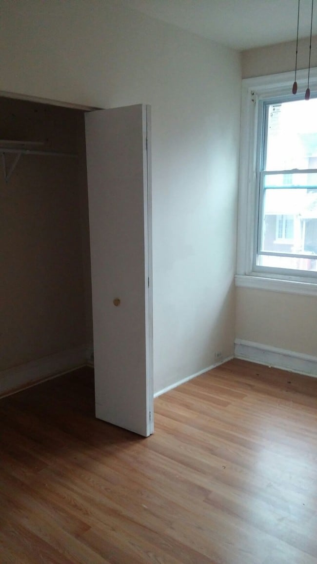 5728 Hunter St in Philadelphia, PA - Building Photo - Building Photo
