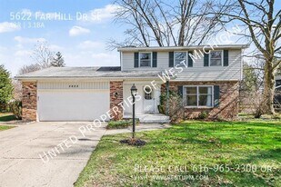 5622 Far Hill Dr SE in Grand Rapids, MI - Building Photo