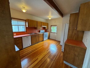 1426 SE Bybee Blvd in Portland, OR - Building Photo - Building Photo