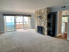 230 S Catalina Ave, Unit 311 in Redondo Beach, CA - Building Photo - Building Photo