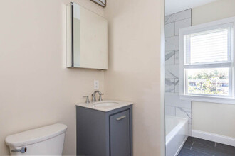 745 Fellsway in Medford, MA - Foto de edificio - Building Photo