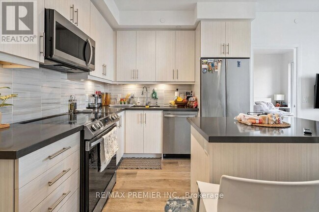 95 Oneida Crescent in Richmond Hill, ON - Building Photo - Building Photo