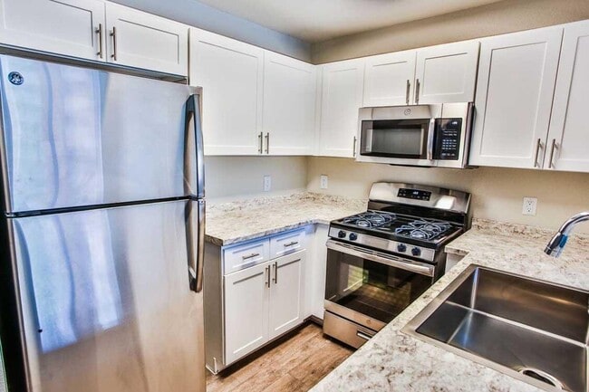 Lido Apartments in Henderson, NV - Foto de edificio - Building Photo