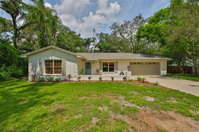 121 Windy Cir in Brandon, FL - Building Photo - Building Photo