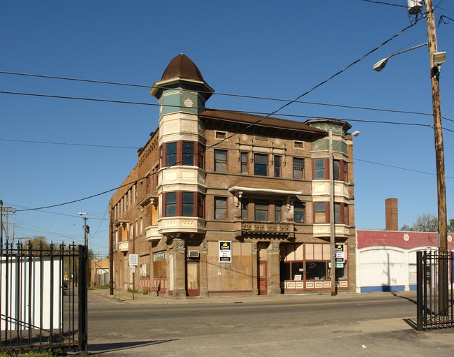 5362 Broadway Ave in Cleveland, OH - Building Photo - Building Photo