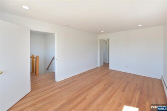 36 Scudder St in Garfield, NJ - Foto de edificio - Building Photo