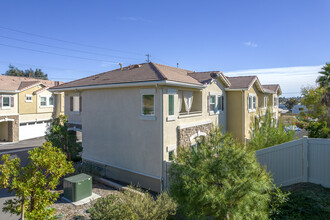 917 W Lincoln Ave in Escondido, CA - Foto de edificio - Building Photo