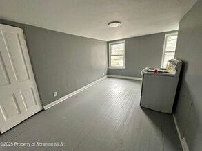 306 Wyoming Ave in Wyoming, PA - Building Photo - Building Photo