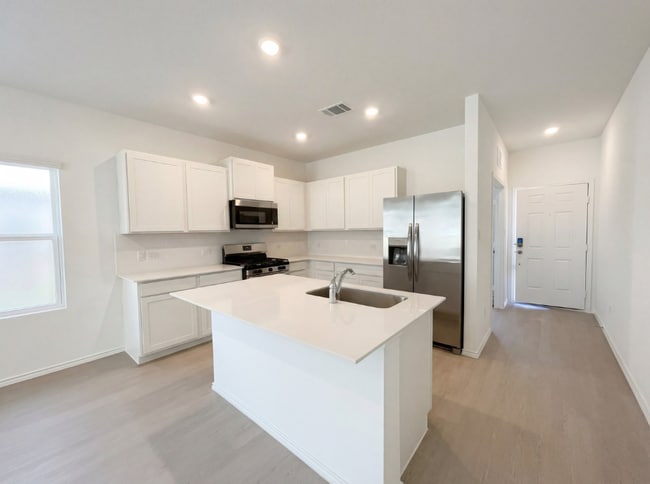 177 Cibolo Crk Lp in Bastrop, TX - Foto de edificio - Building Photo