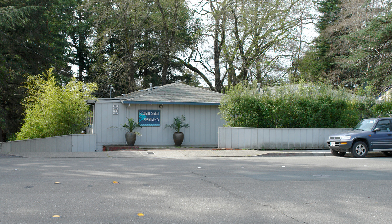 2014-2108 4th St in Santa Rosa, CA - Building Photo