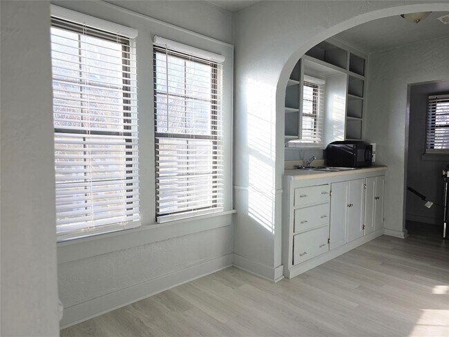 1725 NW 18th St-Unit -C in Oklahoma City, OK - Building Photo - Building Photo