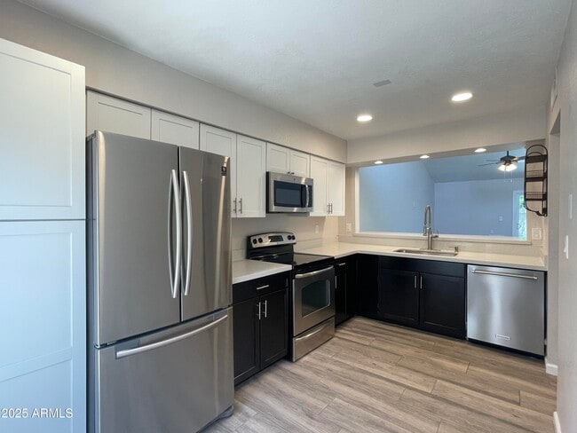 property at 5114 E Edgemont Ave