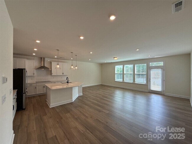 6032 Mariemont Cir in Charlotte, NC - Building Photo - Building Photo