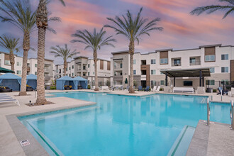 Lumina Mountain Vista in Mesa, AZ - Foto de edificio - Building Photo