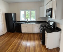 58 S Waverly St, Unit #1 in Boston, MA - Building Photo - Building Photo